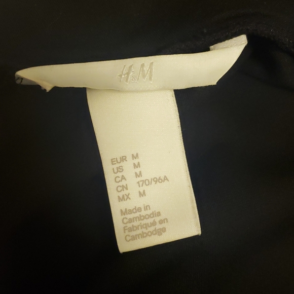 H&M sleeveless dress with rhinestones in black. - Picture 4 of 4